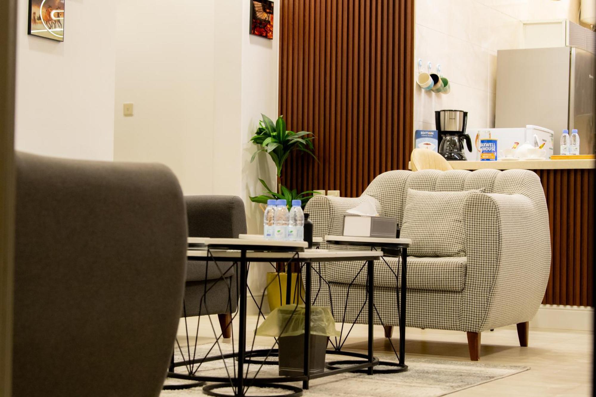 دور بتصميم فاخر دخول ذاتي Apartment Riyadh