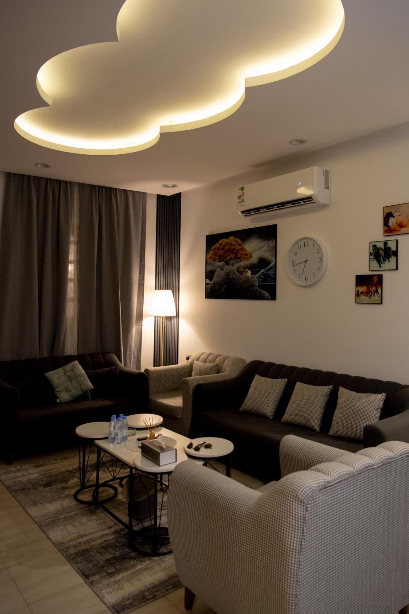 دور بتصميم فاخر دخول ذاتي Apartment