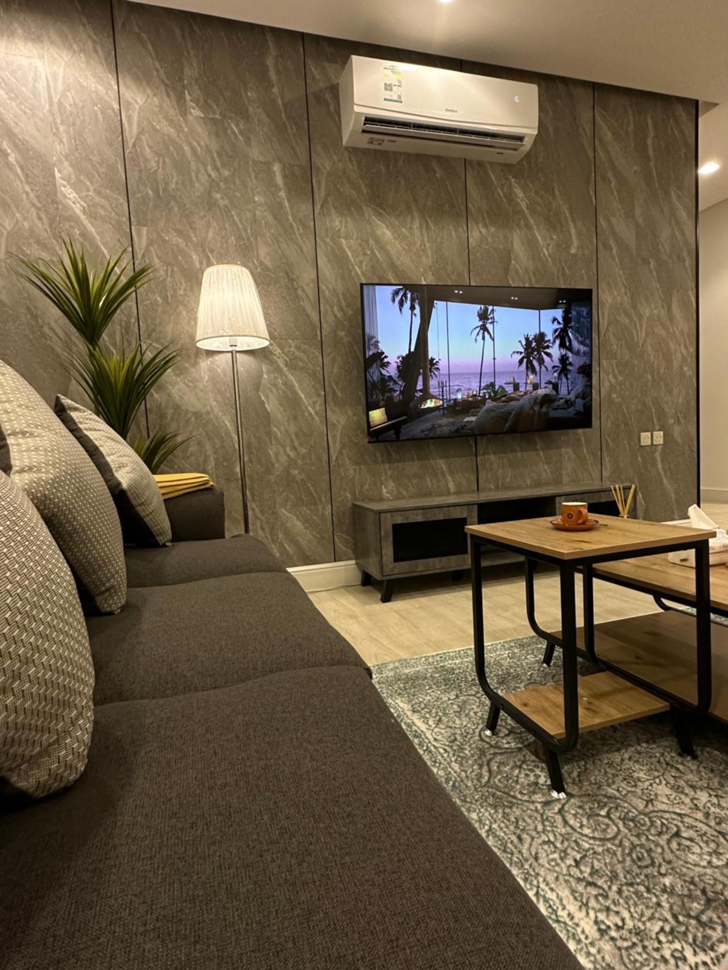 دور بتصميم فاخر دخول ذاتي Apartment *