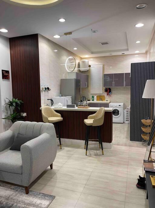 Apartment دور بتصميم فاخر دخول ذاتي *