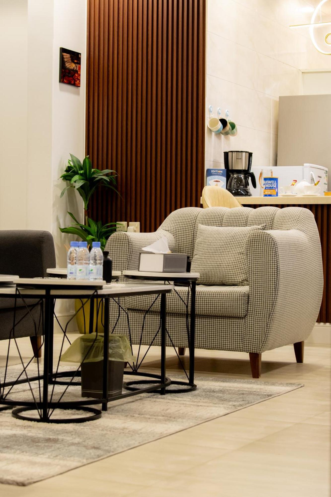 دور بتصميم فاخر دخول ذاتي Apartment Riyadh